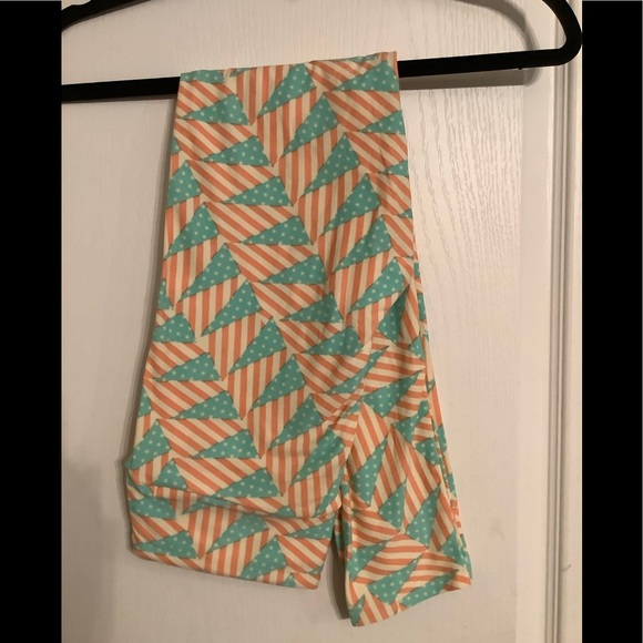 **SALE SEE BELOW** NWOT Lularoe OS Leggings - Picture 1 of 1